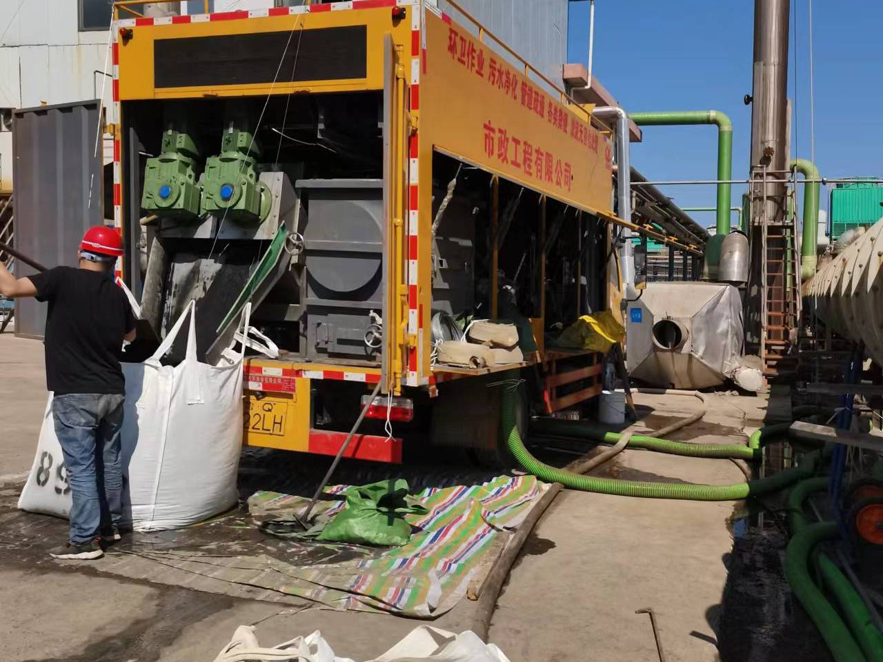 郁南淤泥压干处理